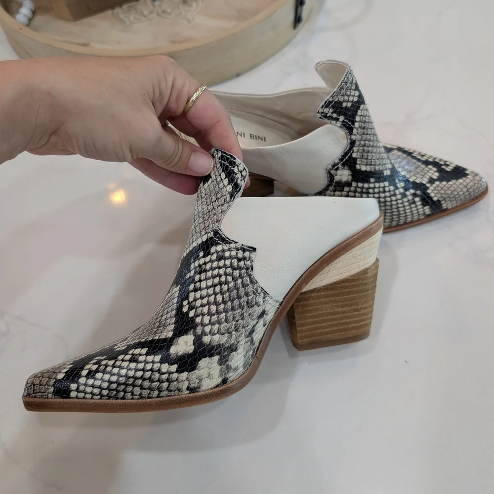 Gianni Bini Snake Print Women's Mules - Picture 7 of 7